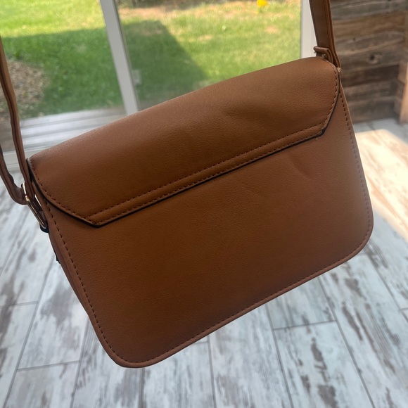 Bebe Tan Shoulder/Crossbody Purse – Light Brown Faux Leather - Picture 10 of 16